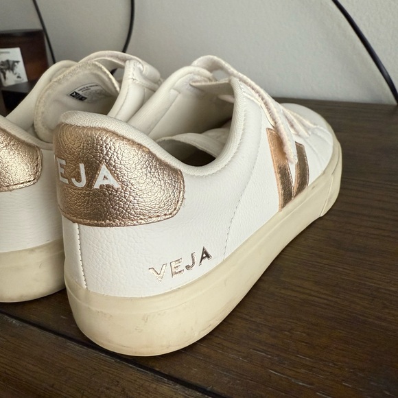 Veja Recife Sneakers - Picture 3 of 6